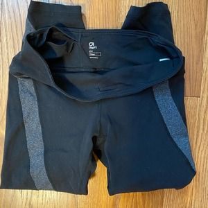 GapFit gFast Athletic Capris black Small